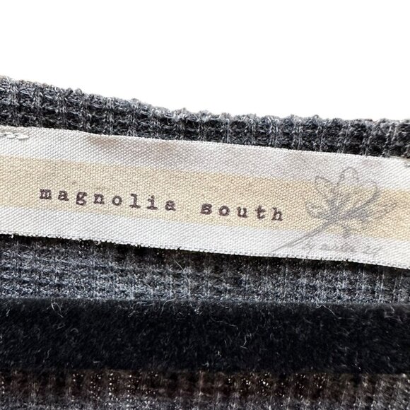 Magnolia South Top Flare Bell‎ Sleeve Distressed Waffle Gray Womens Size Medium - Picture 4 of 5